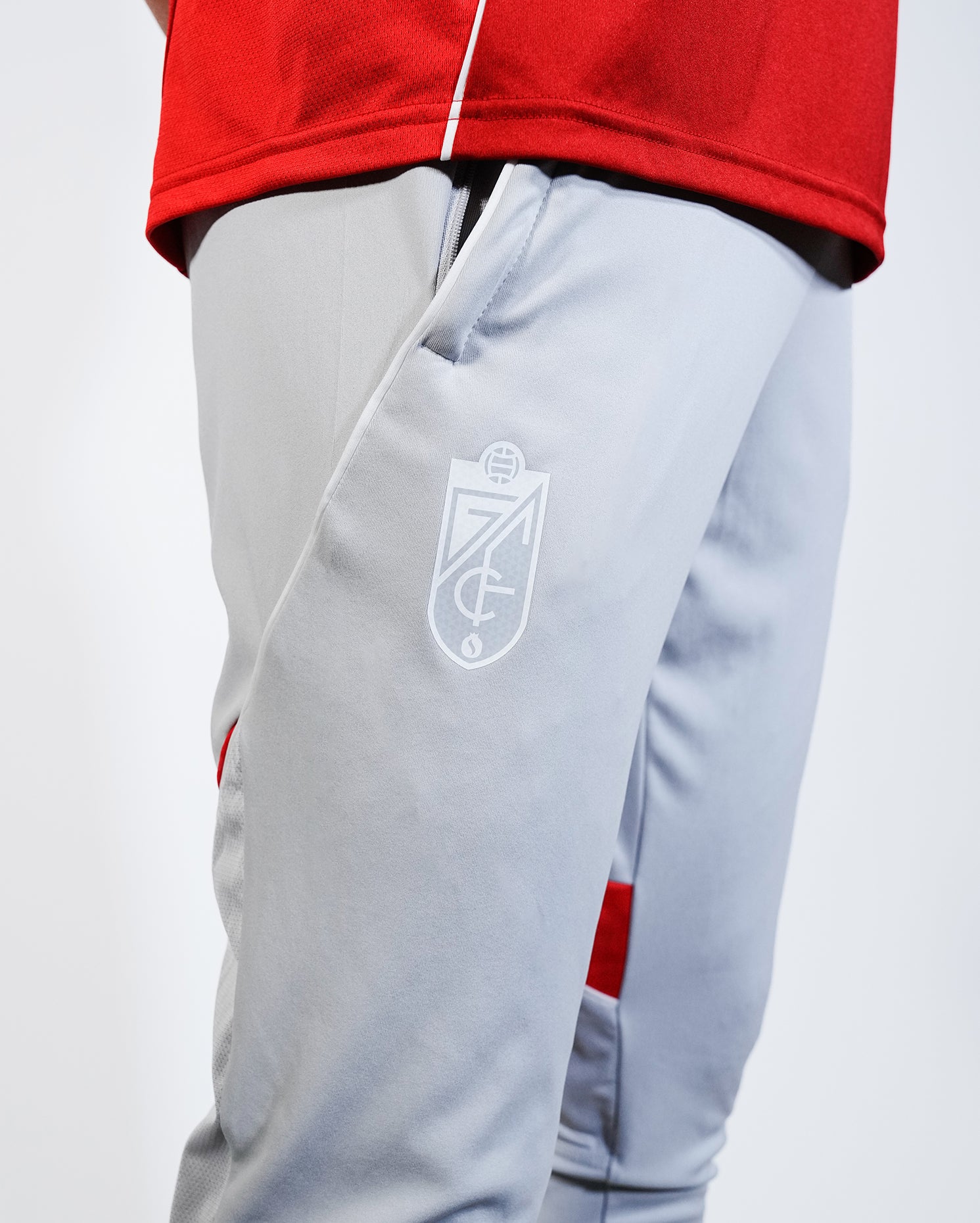 Pantalón Chándal Gris Hombre adidas 25-26 – Tienda Granada CF