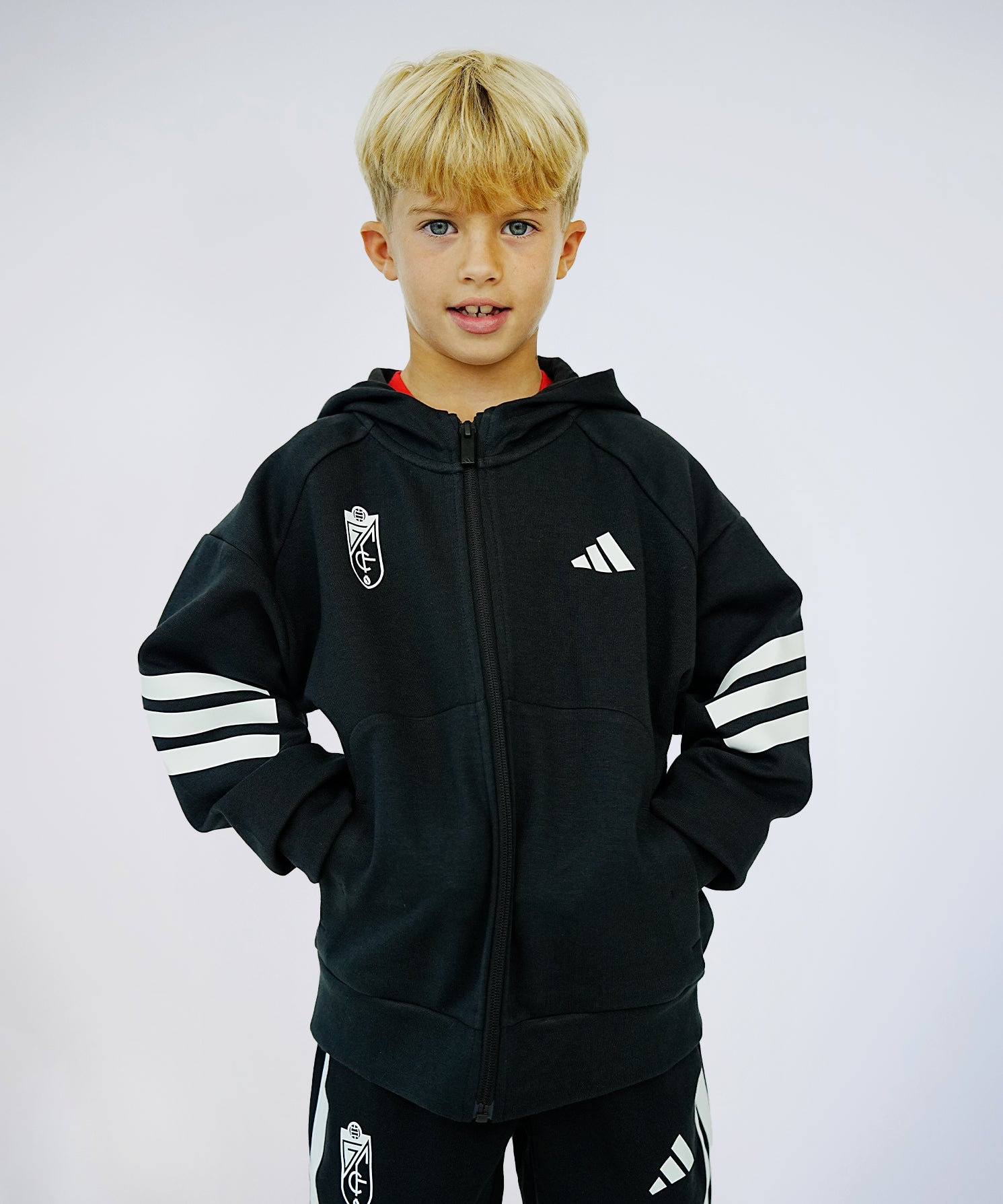 SUDADERA_NEGRA_1.jpg