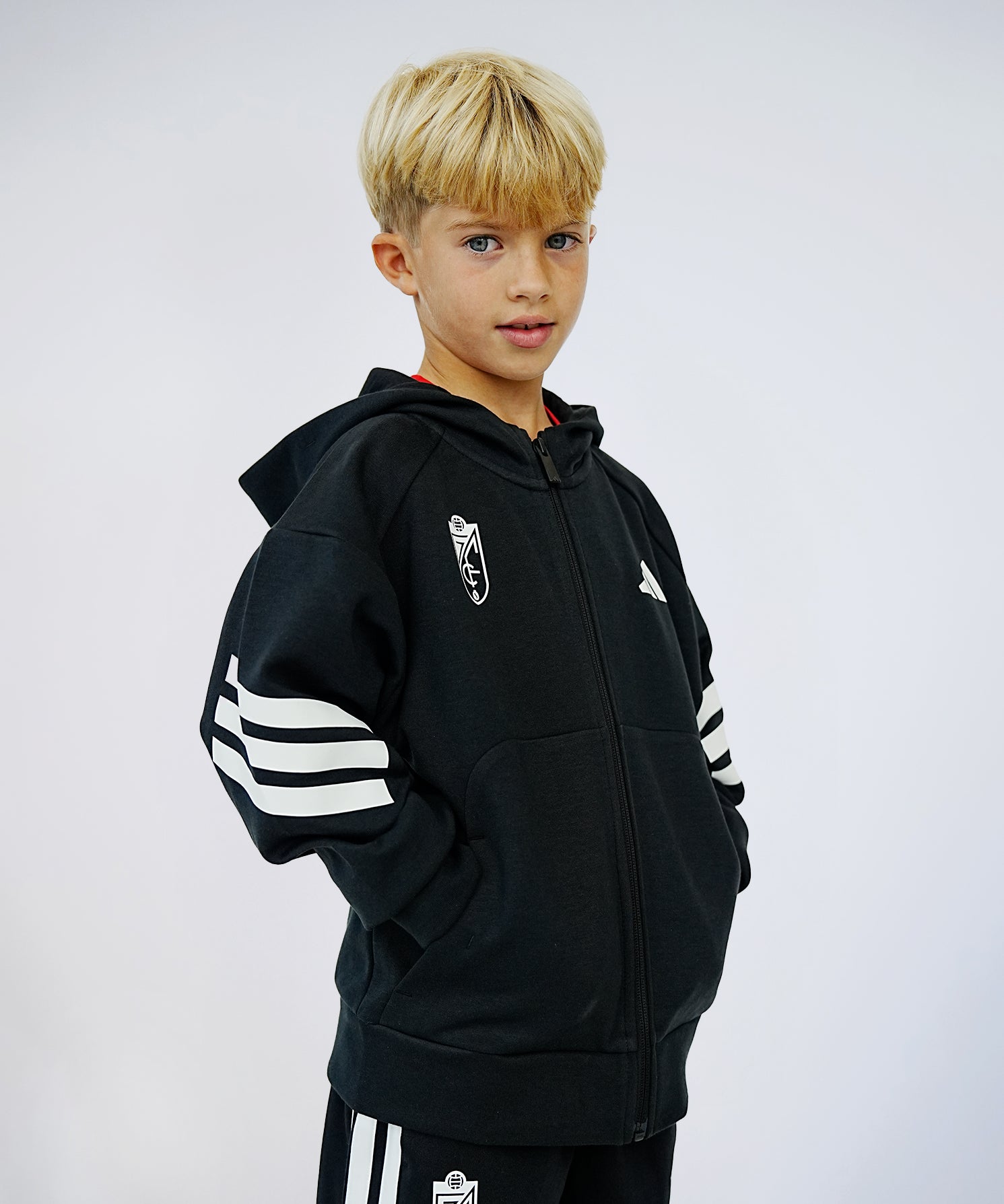 SUDADERA_NEGRA_2.jpg