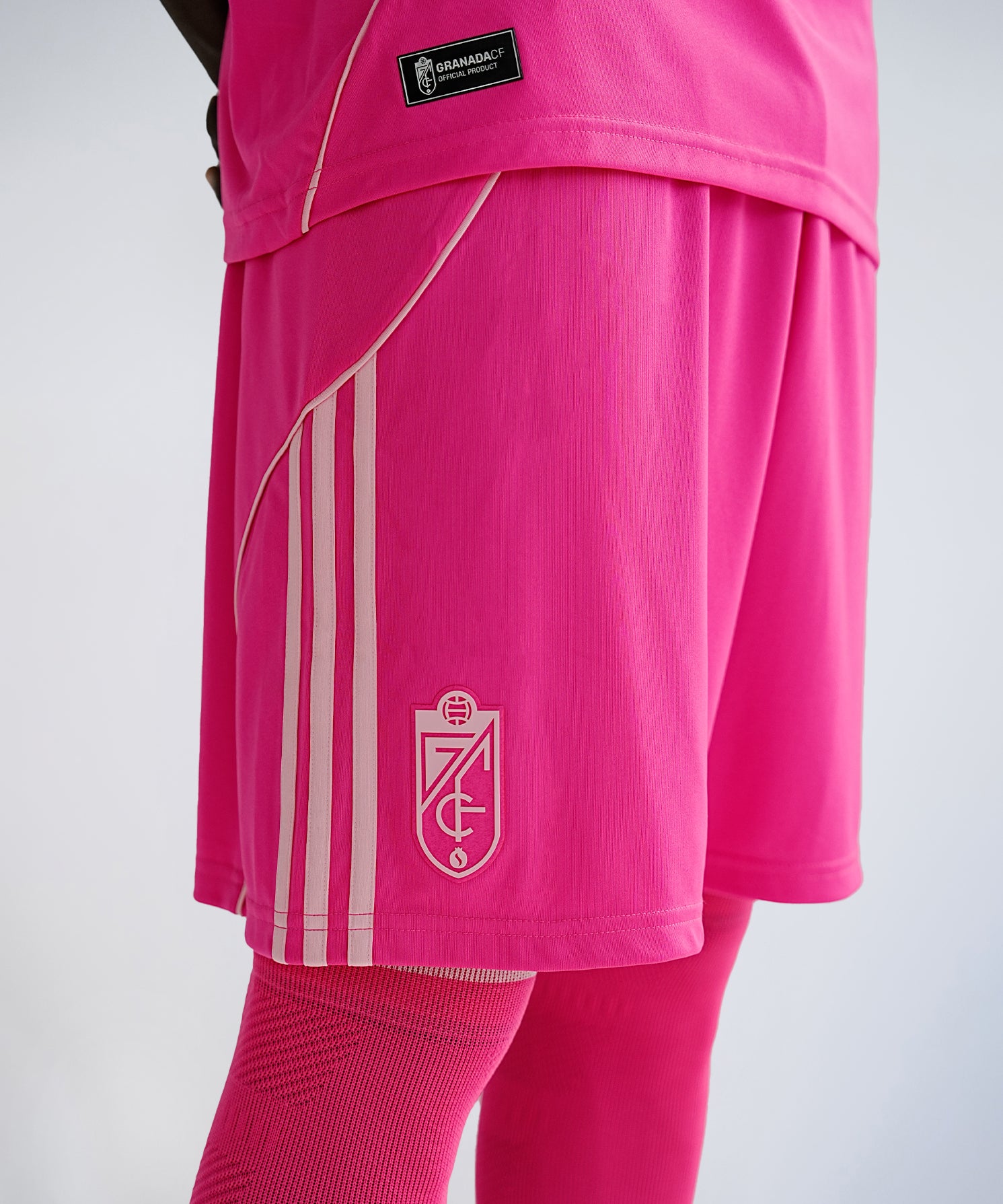 4_EQUIPACION_PANTALON_ESCUDO.jpg