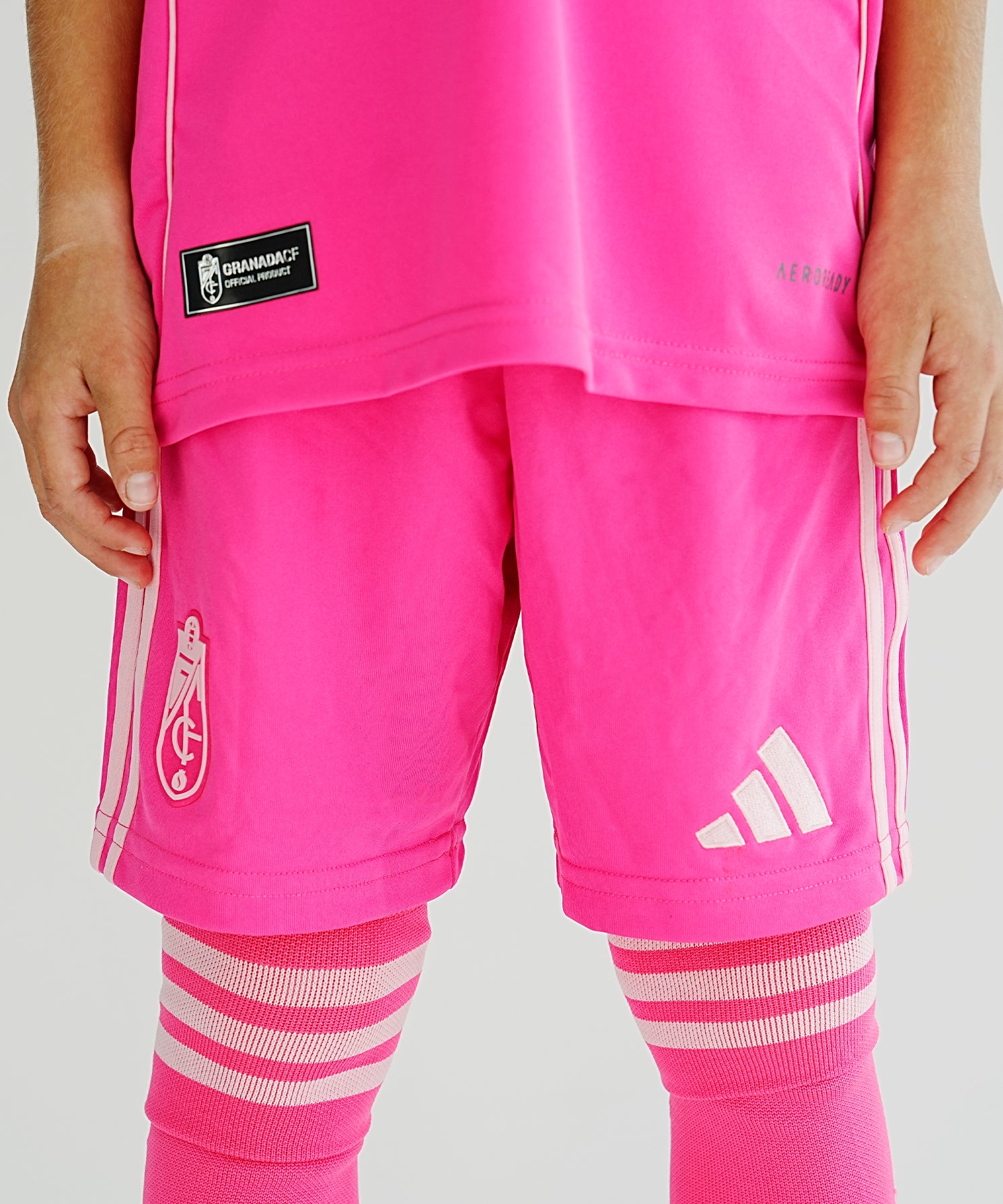 4_equipacion_pantalon_frontal.jpg