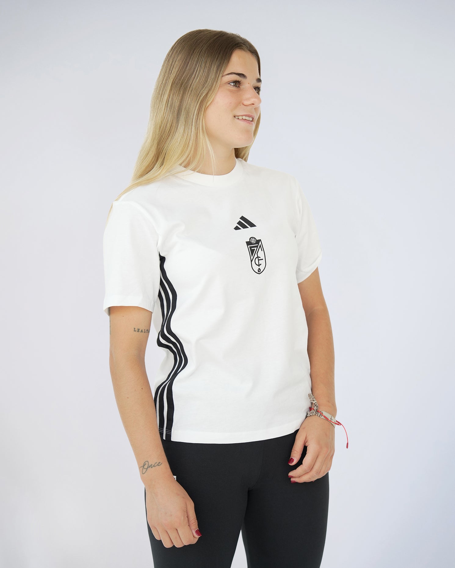 Camiseta ESS Blanca Mujer adidas 25-26