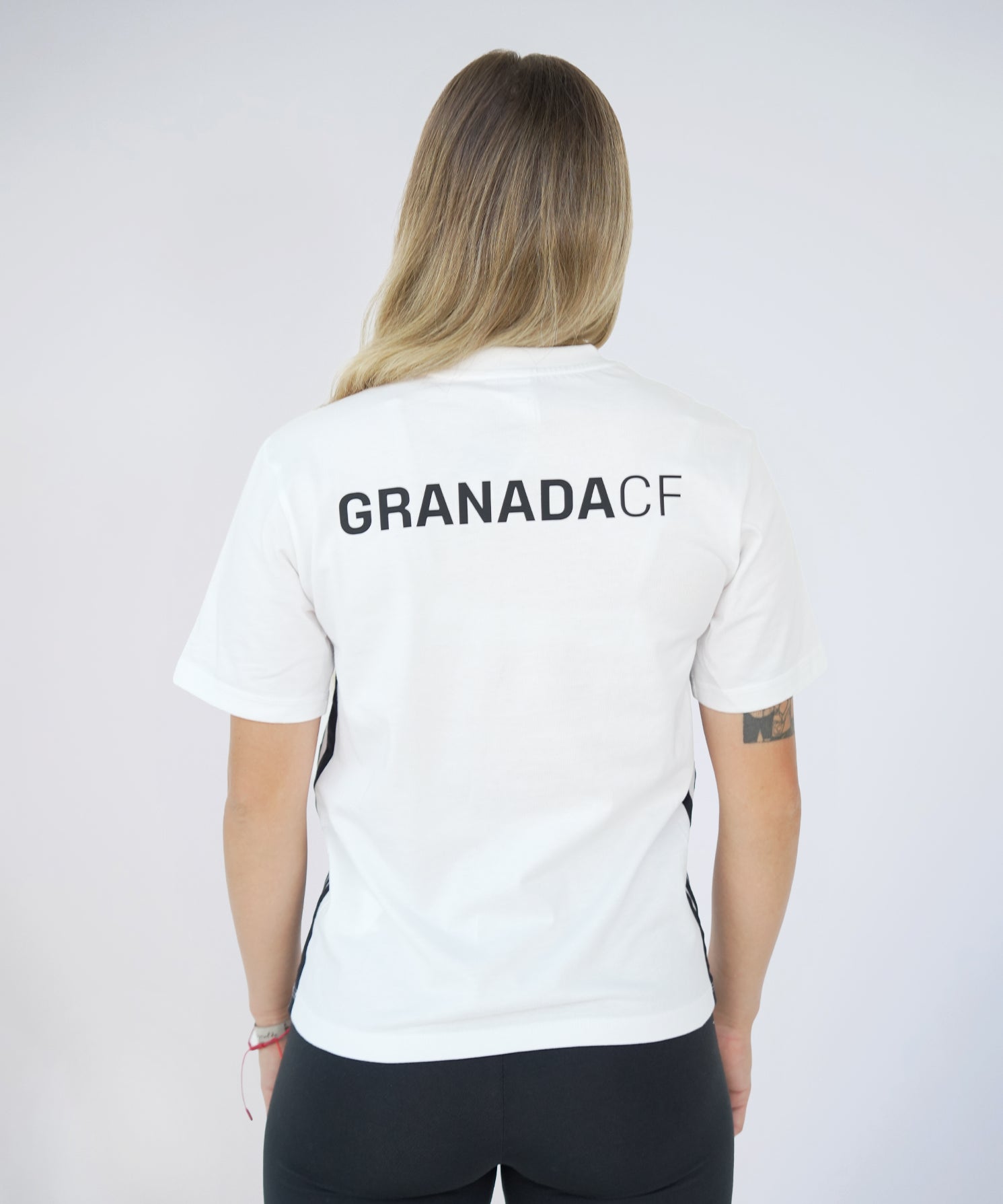 CAMISETA_BLANCA_FI_ESPALDA.jpg