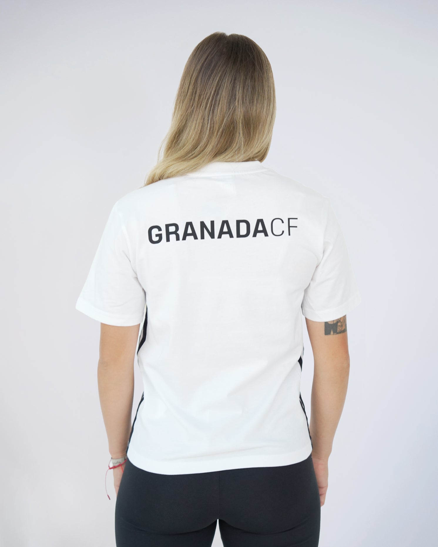 Camiseta ESS Blanca Mujer adidas 25-26