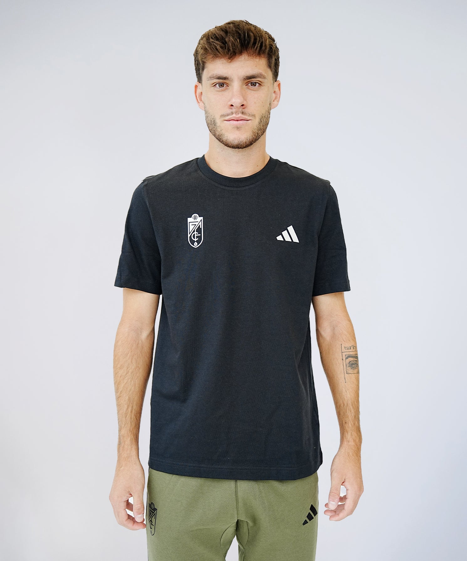 CAMISETA_NEGRA_1_c40e744d-815b-4cb4-9f1c-be89cdfc0f65.jpg