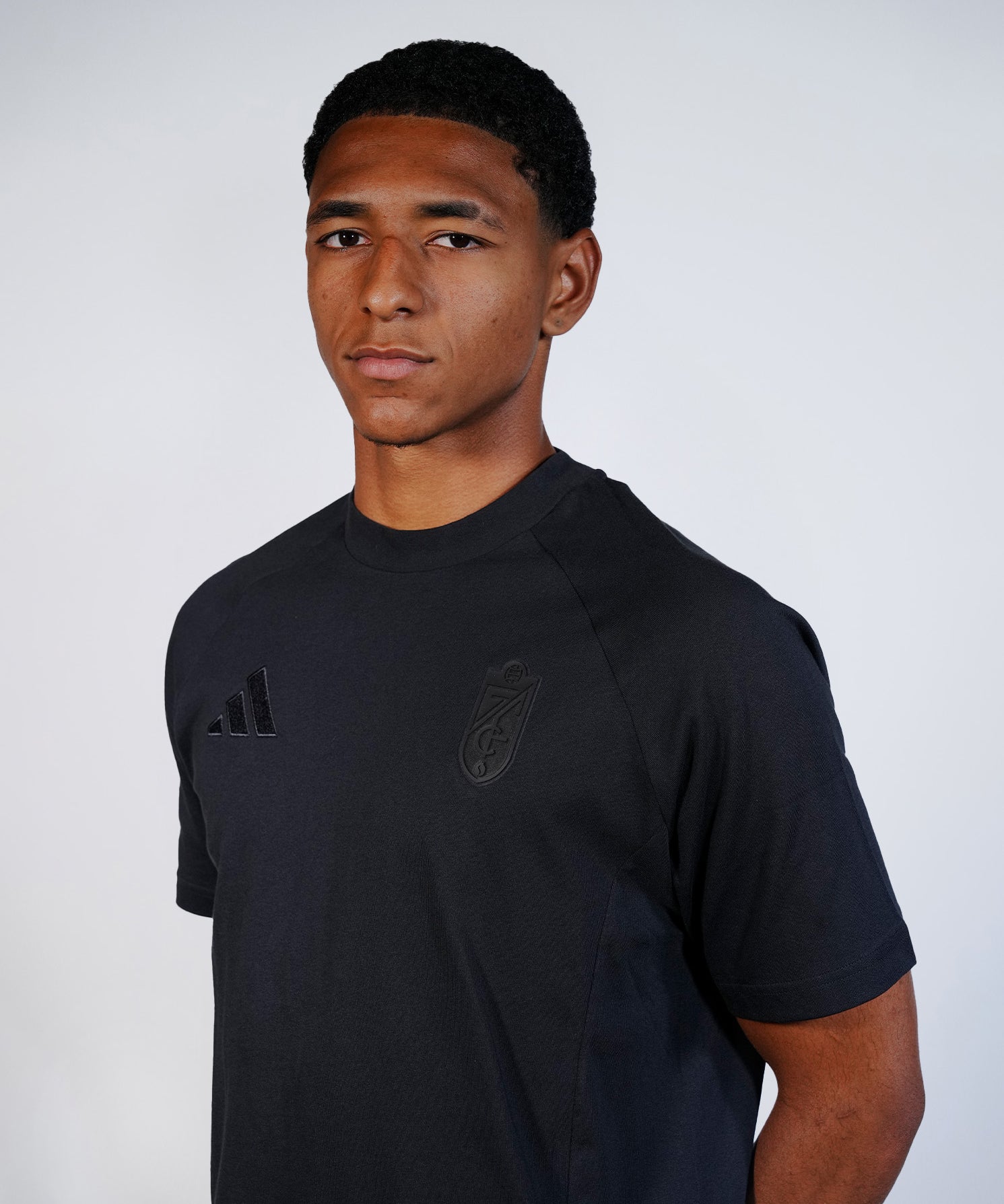 CAMISETA_NEGRA_2.jpg
