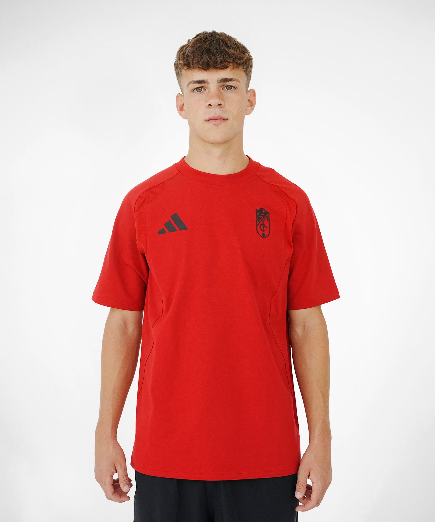 CAMISETA_ROJA_FRONTAL_de736c10-160f-4b05-b43f-5f17c2e78af2.jpg