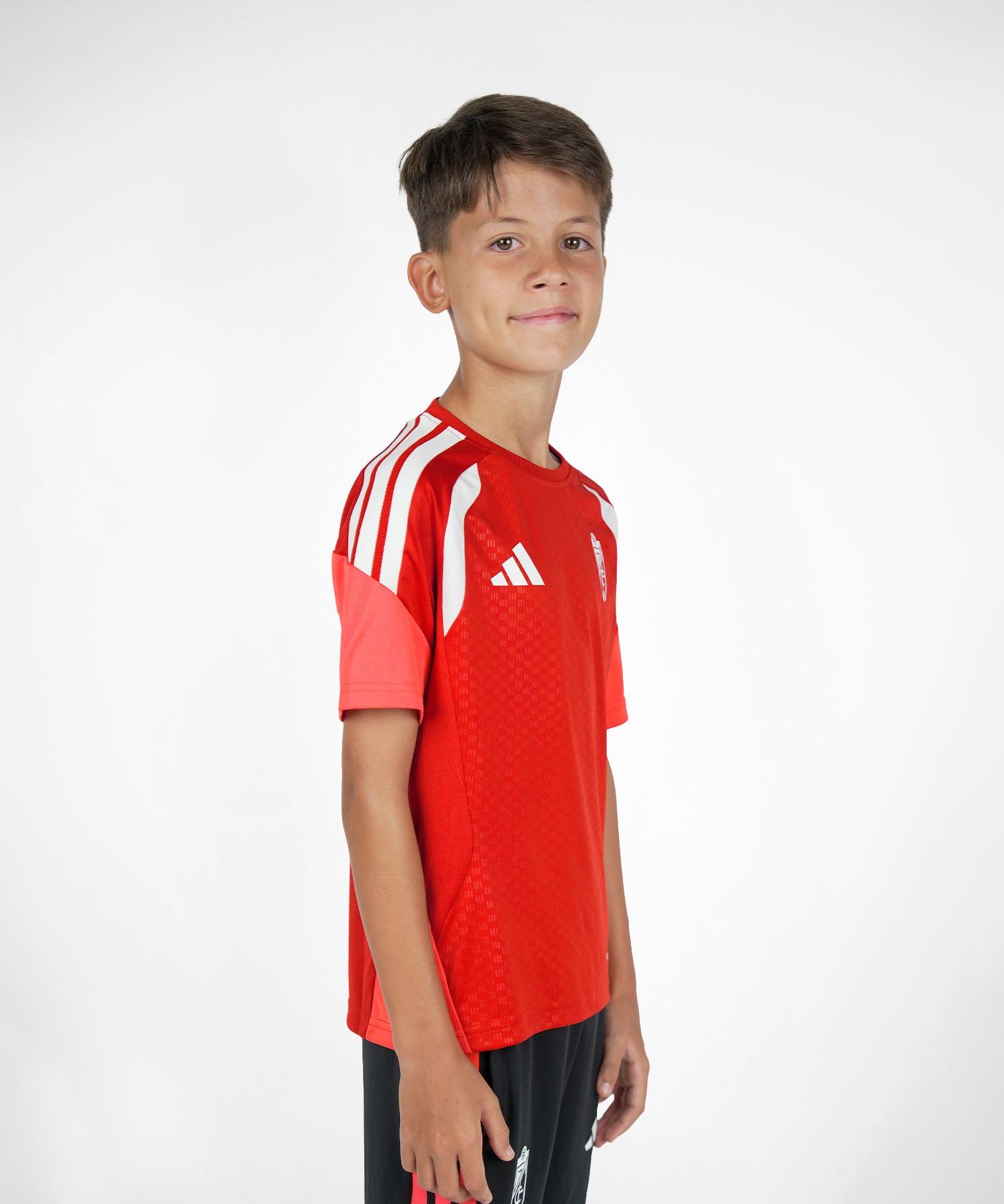 CAMISETA_ROJA_LATERAL.jpg