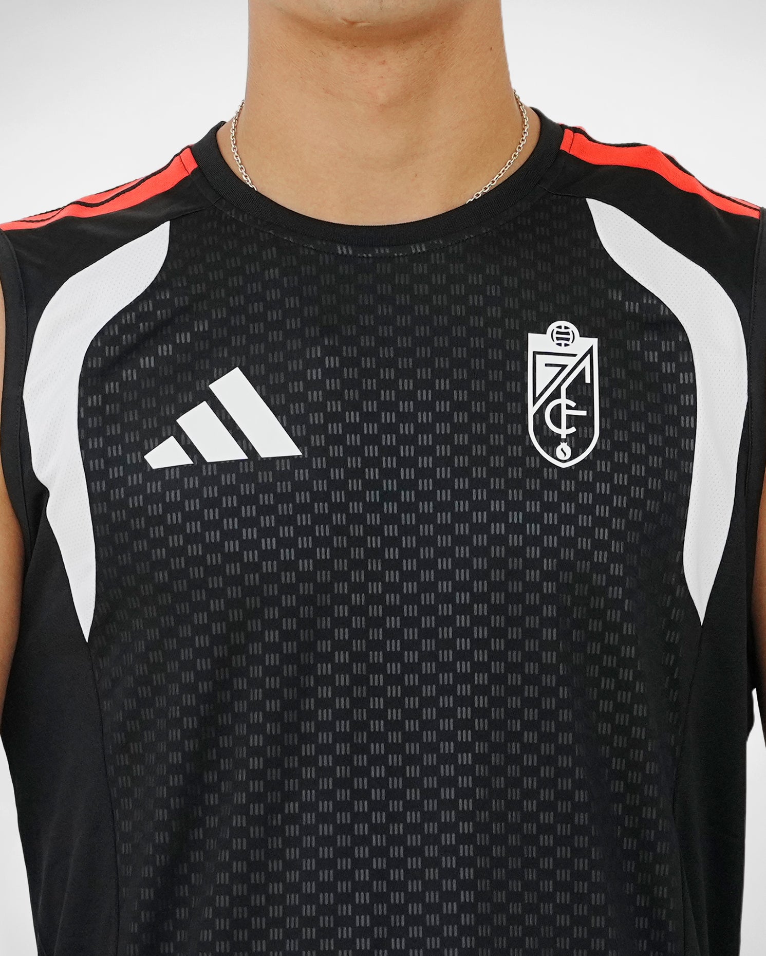 Camiseta Entreno Sin Mangas Negra Hombre adidas 26-27