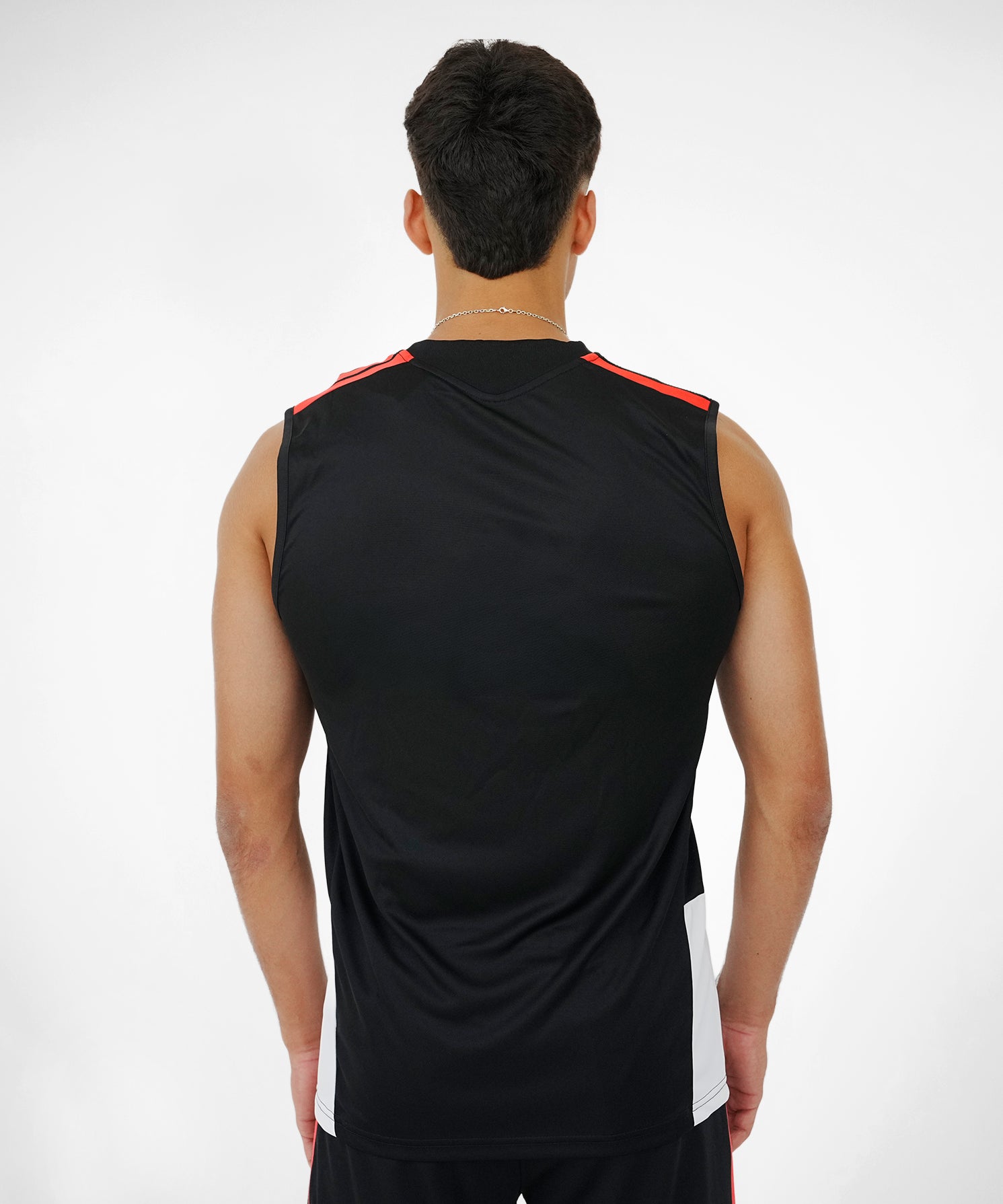 CAMISETA_TIRANTES_NEGRA_ESPALDA.jpg