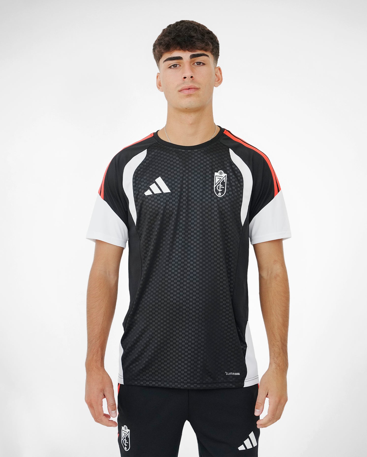 Camiseta Entreno Negra Hombre adidas 26-27
