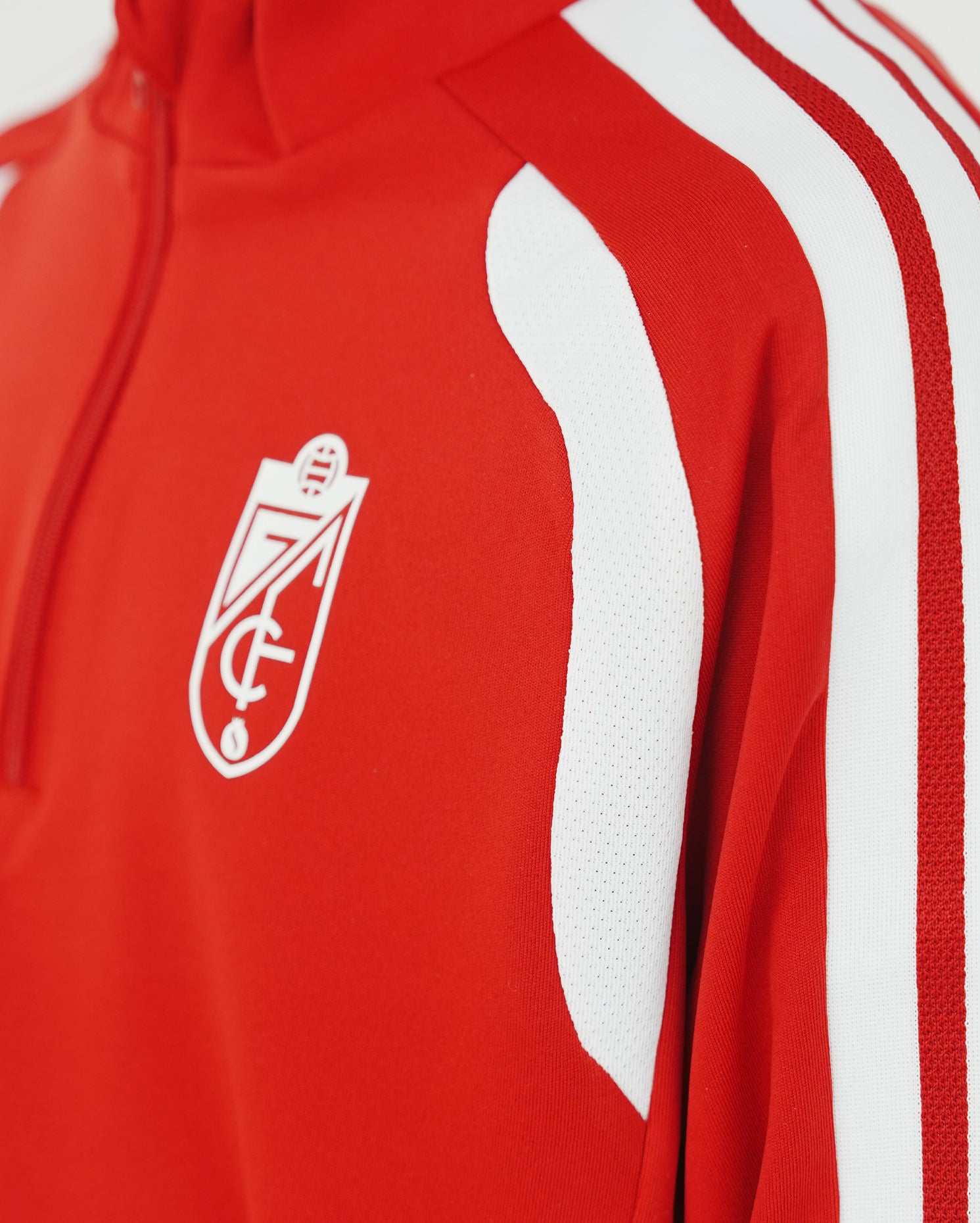 Sudadera Entreno Roja Niño adidas 26-27