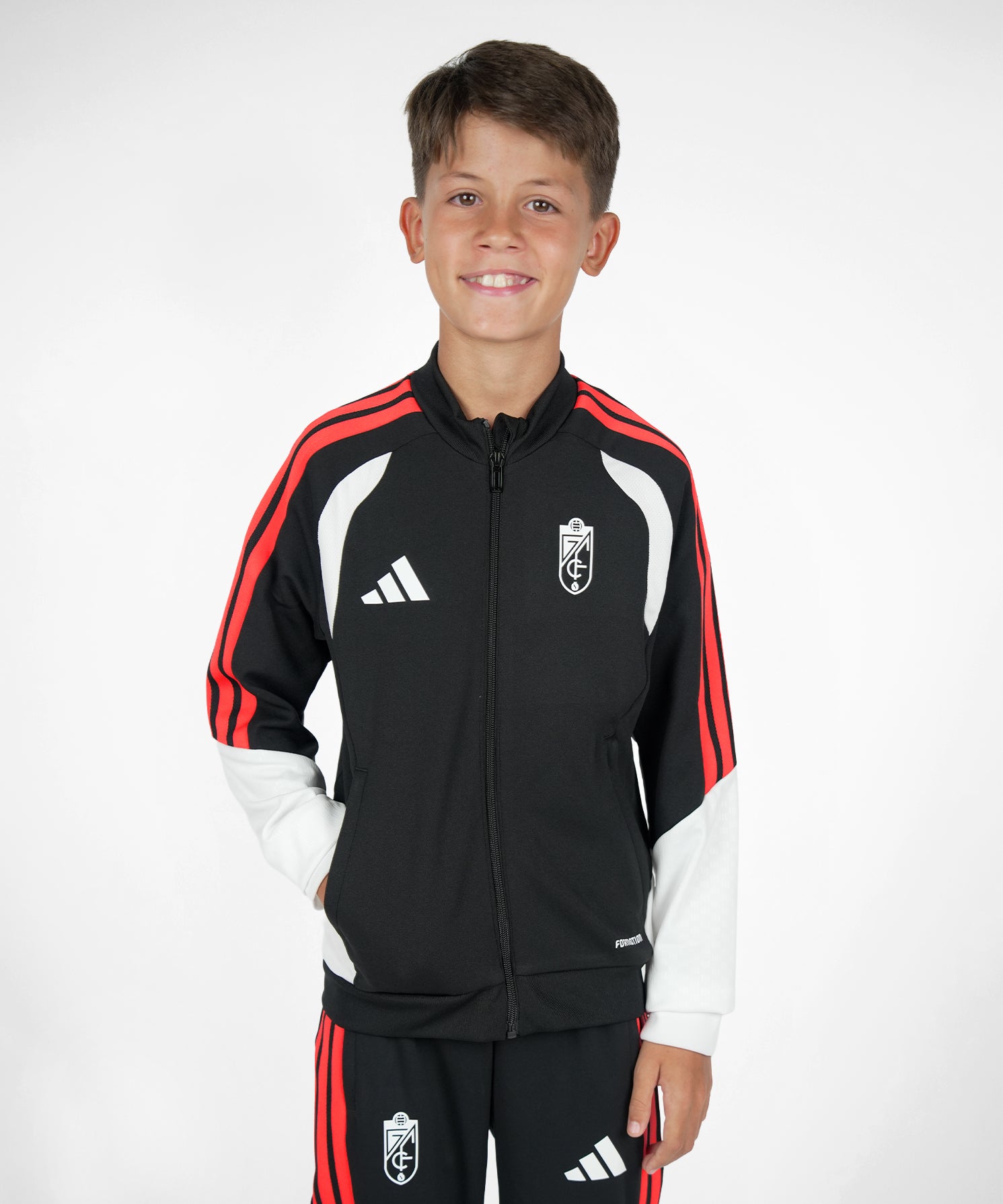 CHAQUETA_NEGRA_FRONTAL.jpg
