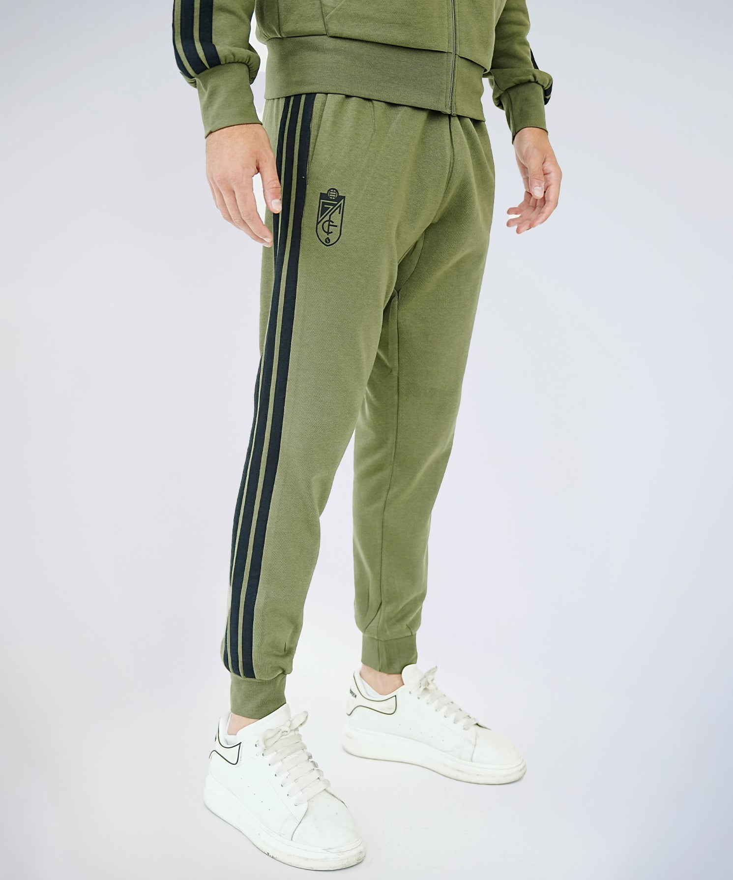CONJUNTO_VERDE_PANTALON.jpg