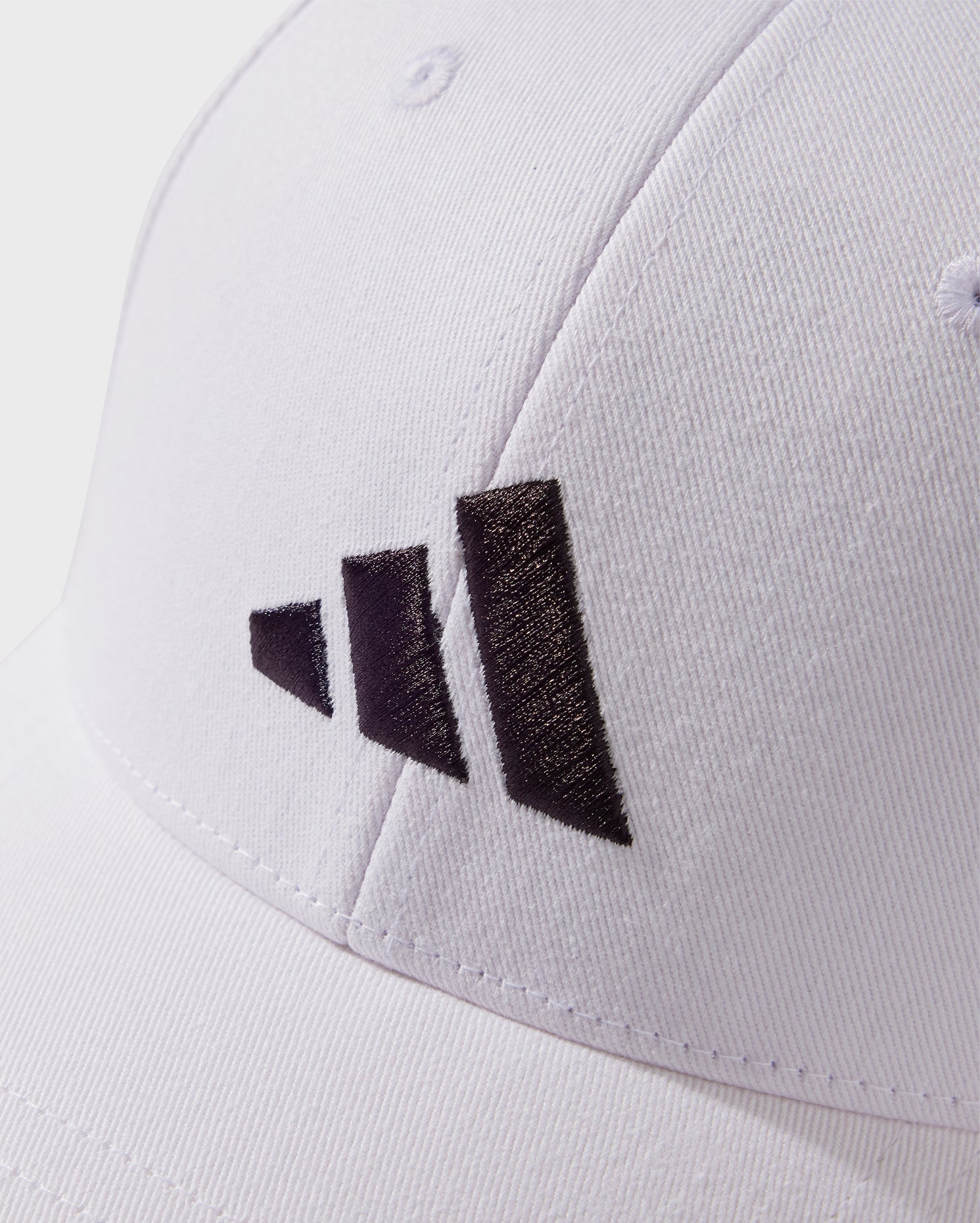 Gorra Blanca adidas 25-26