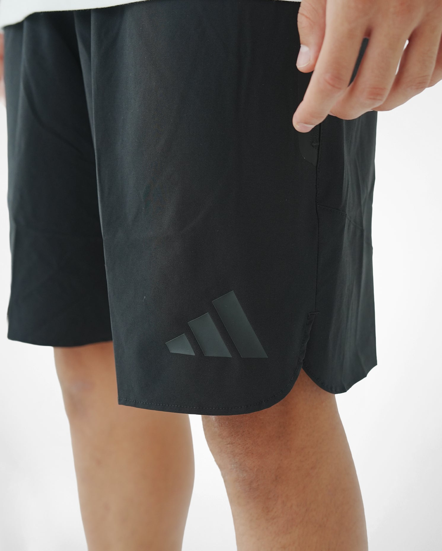 Bermuda Travel Negra Hombre adidas 26-27