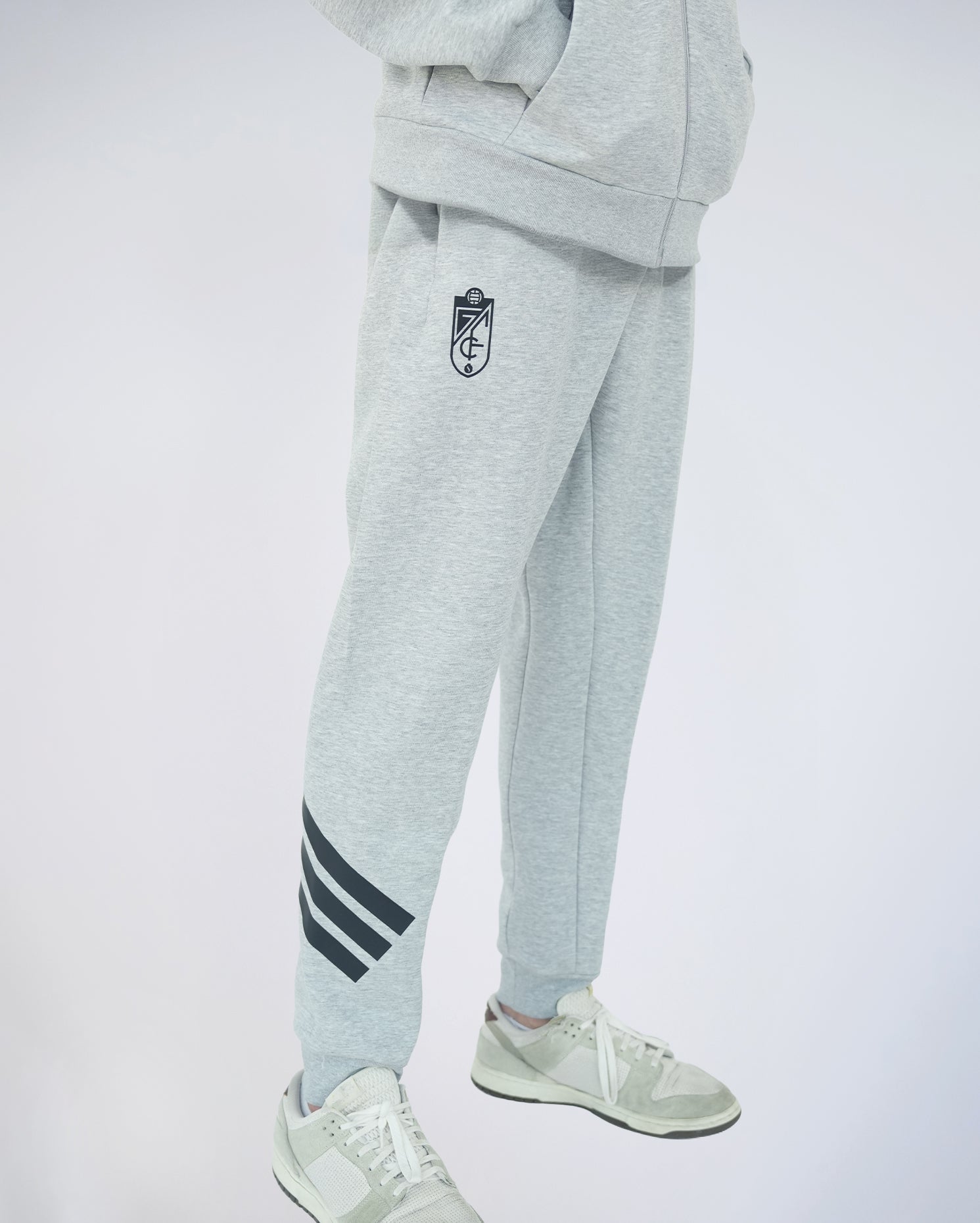 Pantalón FI Gris Hombre adidas 25-26