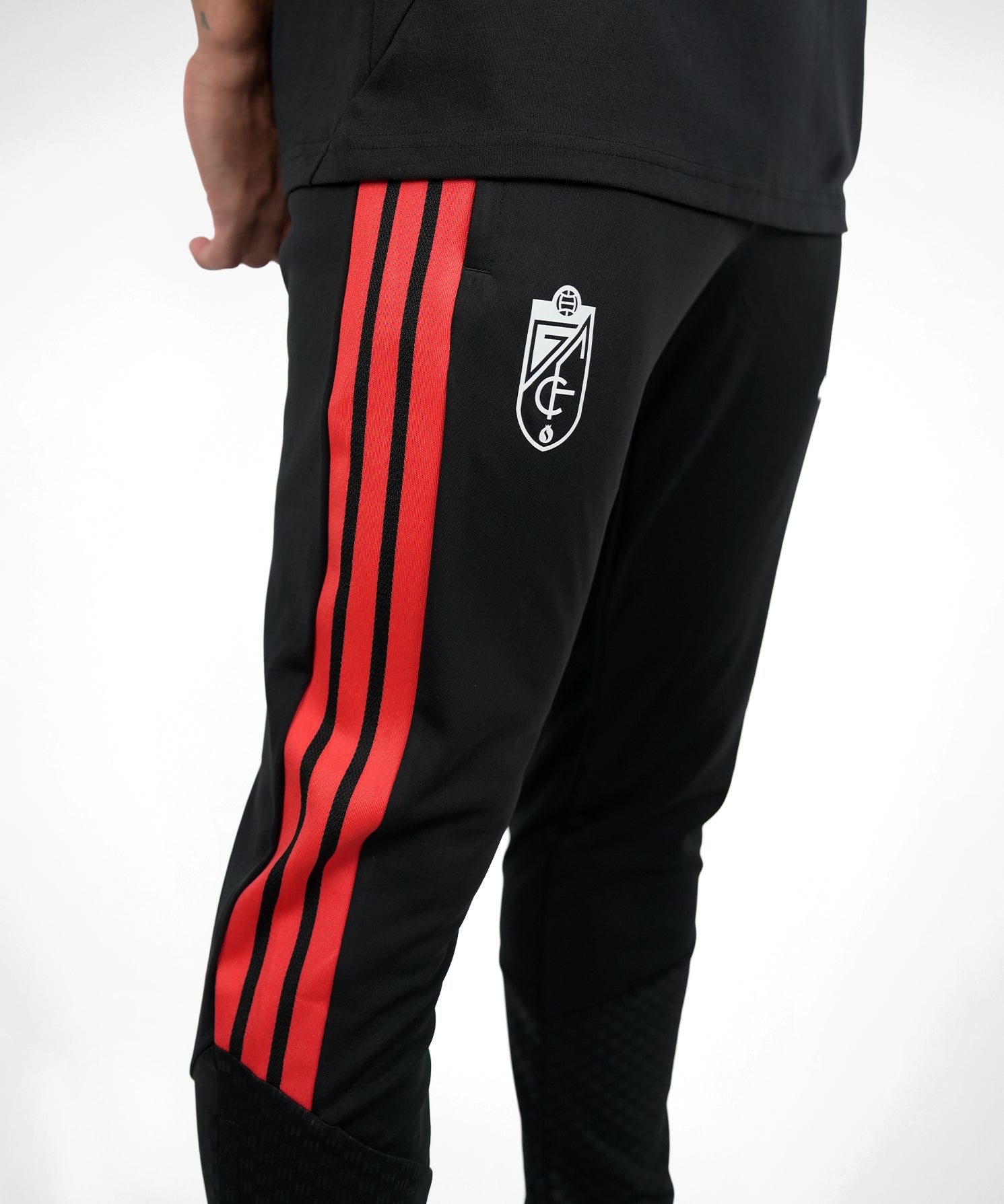 PANTALON_LARGO_LATERAL_1.jpg