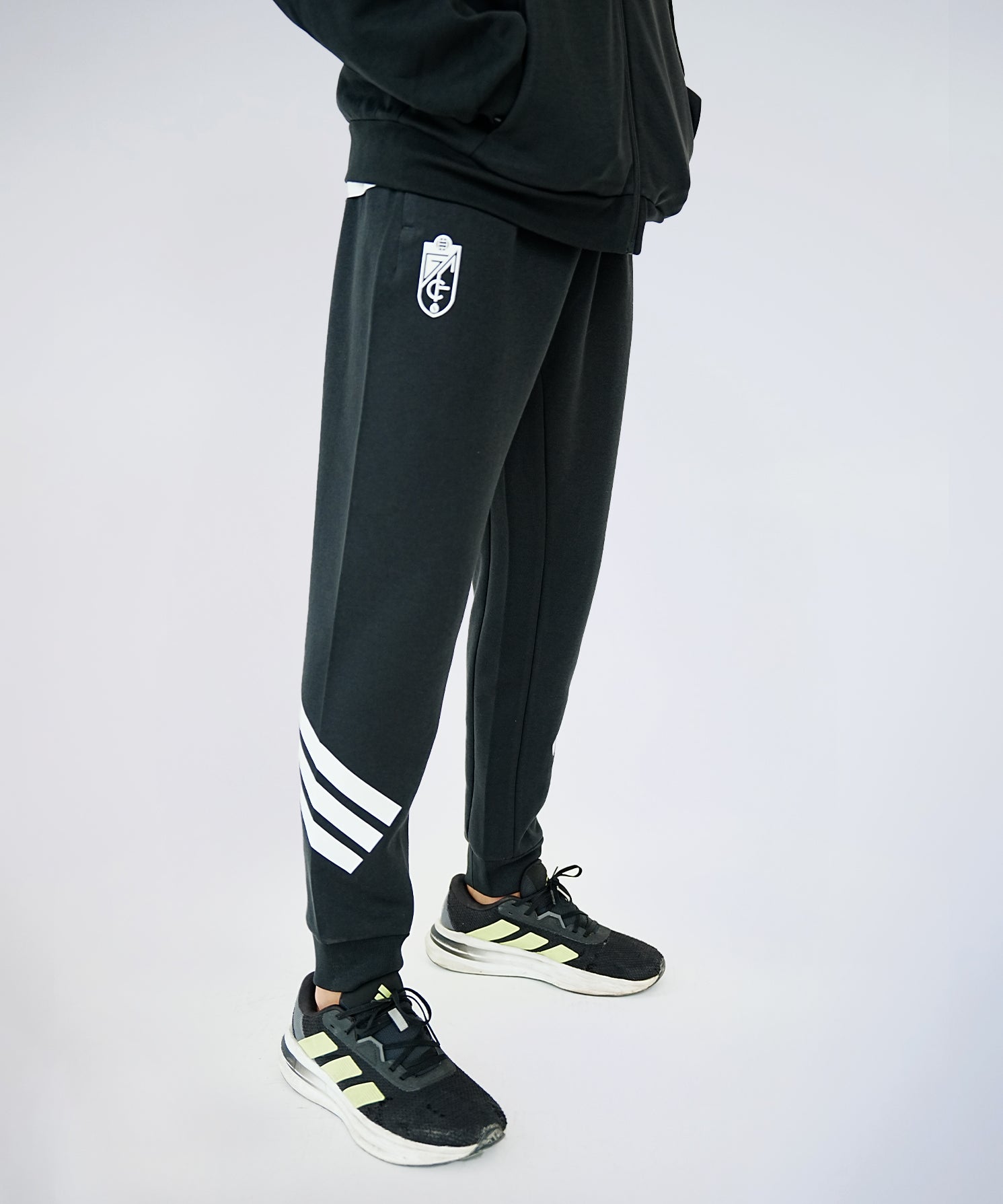 PANTALON_NEGRO_1_4ec8d871-13c3-4346-8d53-2e83eb06a88d.jpg