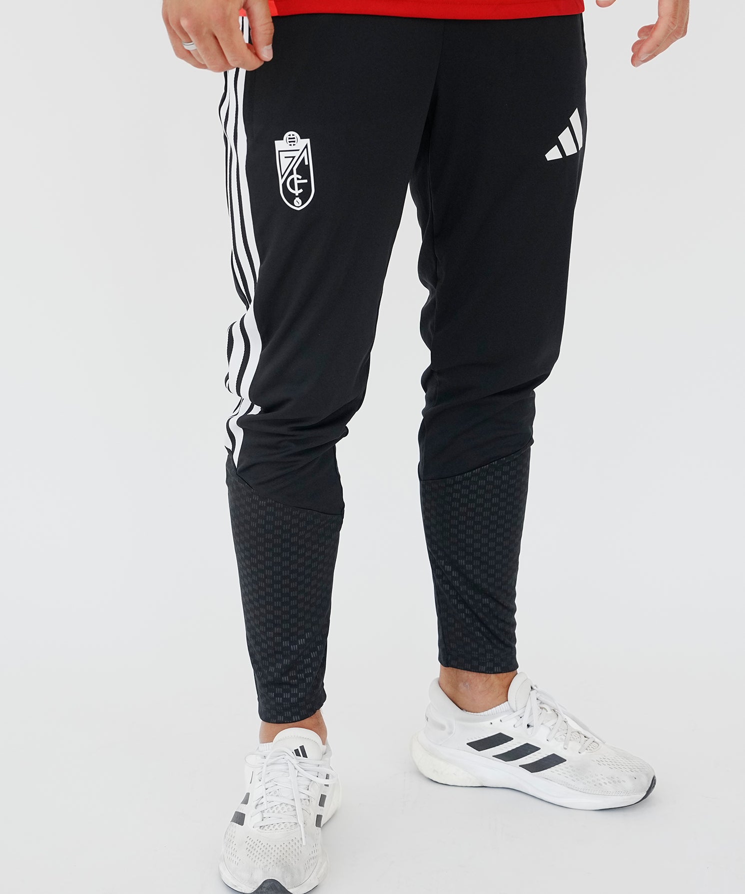 PANTALON_TRAINING_LARGO.jpg