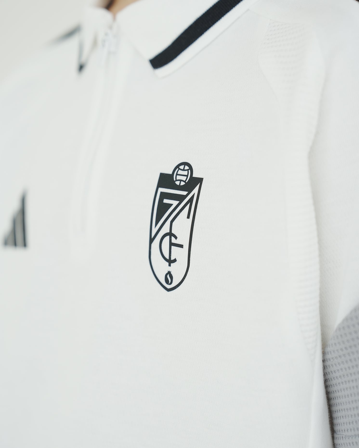 Polo Blanco Niño adidas 26-27