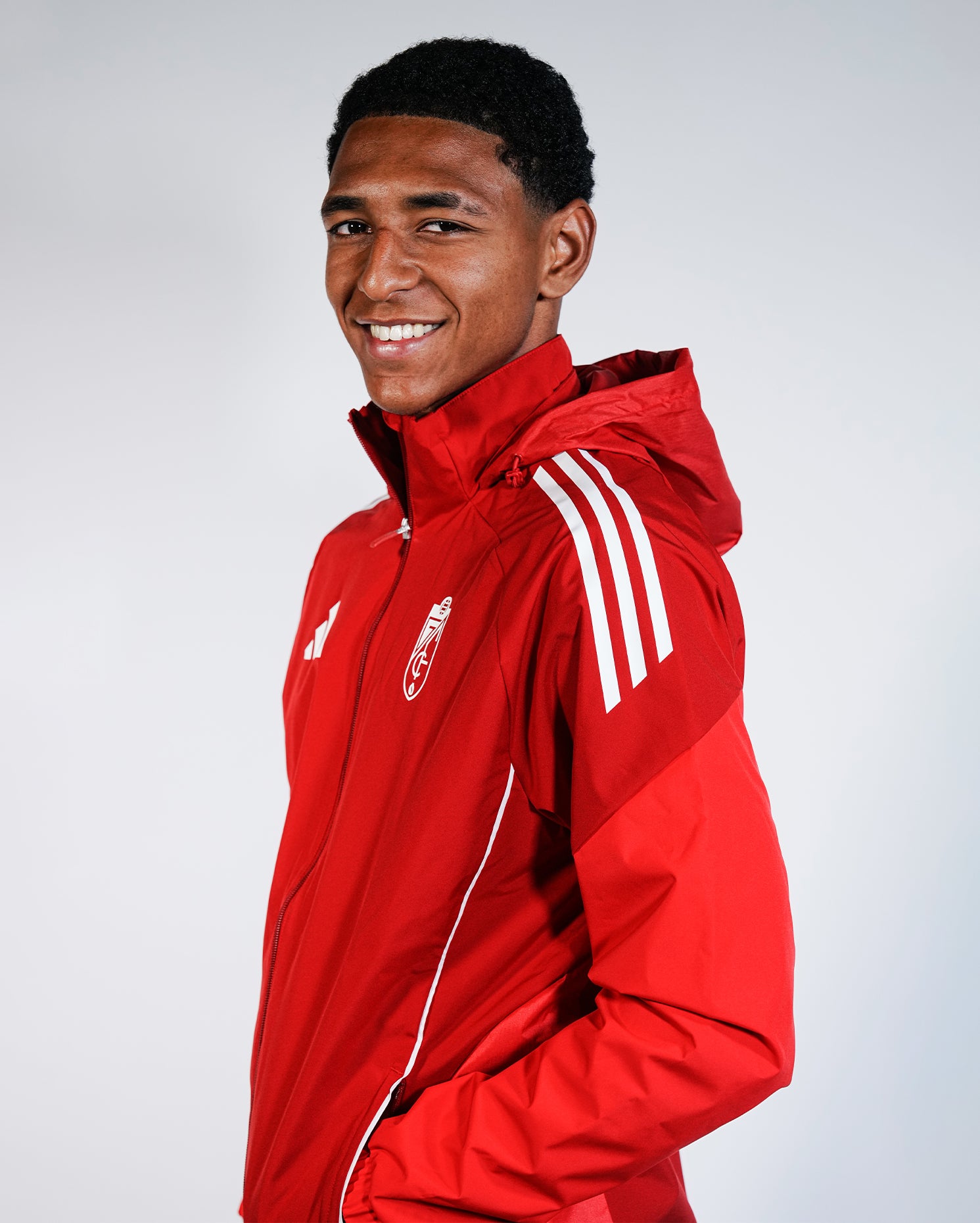 Chubasquero Entreno Rojo Hombre adidas 25-26