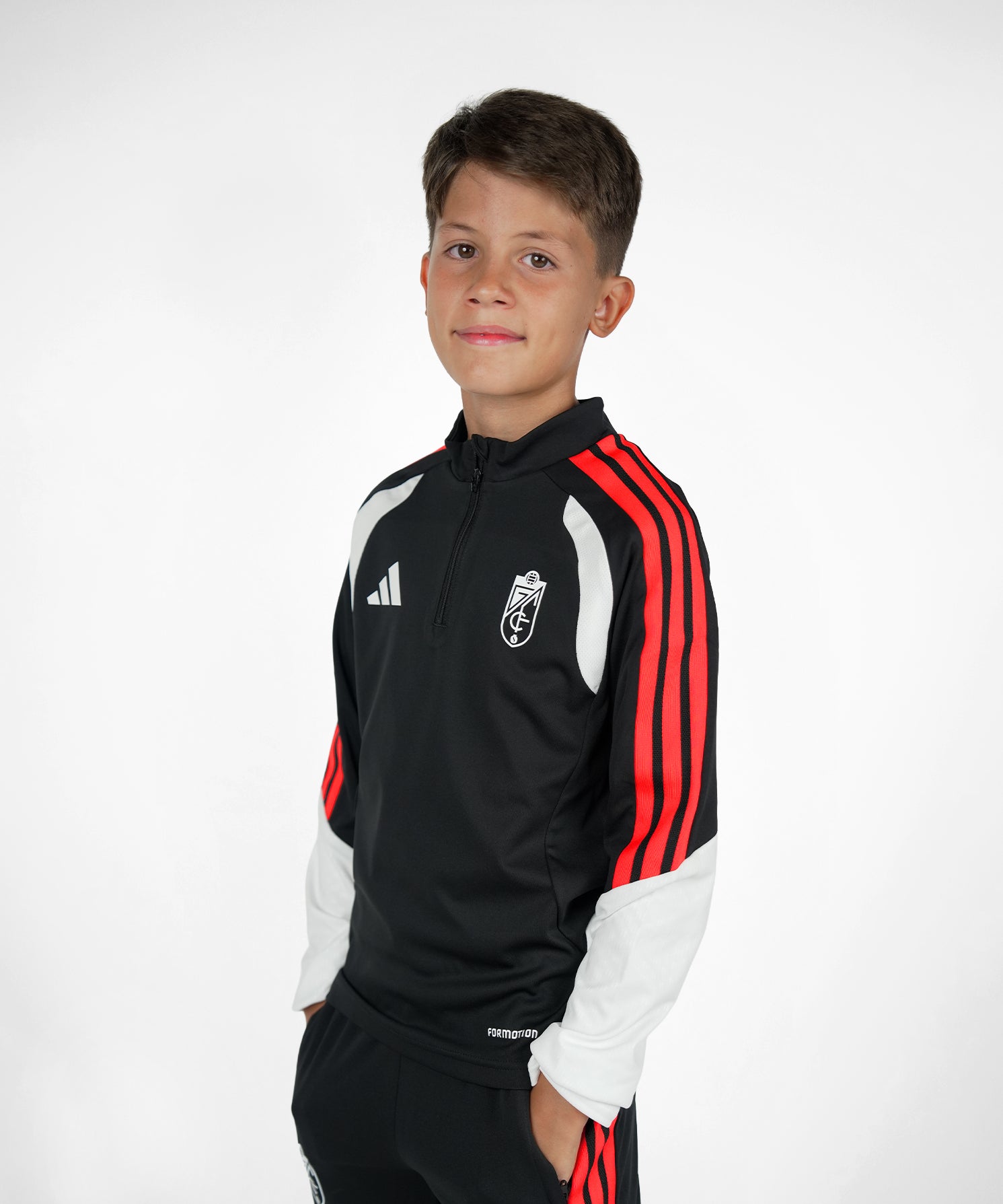 SUDADERA_NEGRA_LATERAL_2.jpg