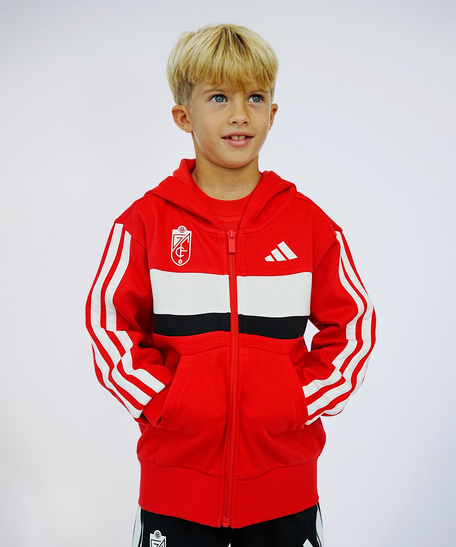 SUDADERA_ROJA_1_9a4e32bb-f8b8-4a81-89d8-6d578d37baf5.jpg