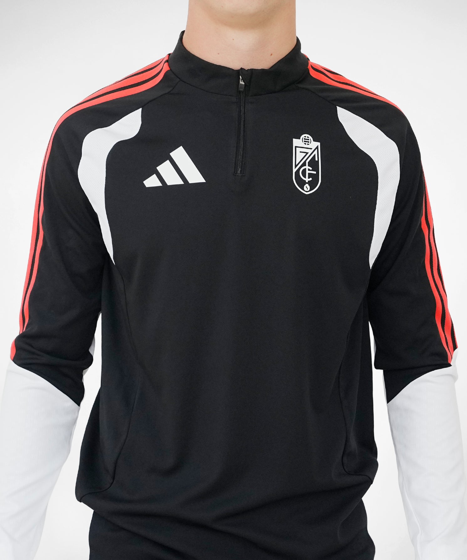 SUDADERA_TRAINING_PLAYER_FRONTAL.jpg